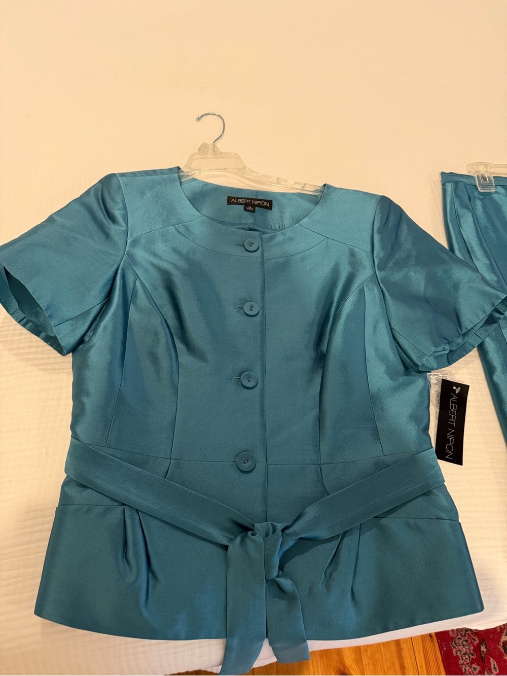 NWT Albert Nipon Silk Suit Shortsleeved Tesl blue - perfect for wedding- size 16